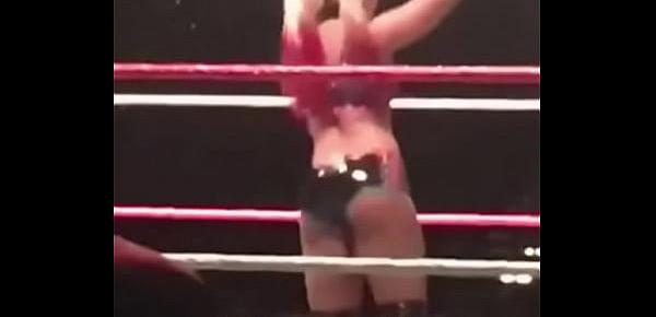  Alexa Bliss booty shake.